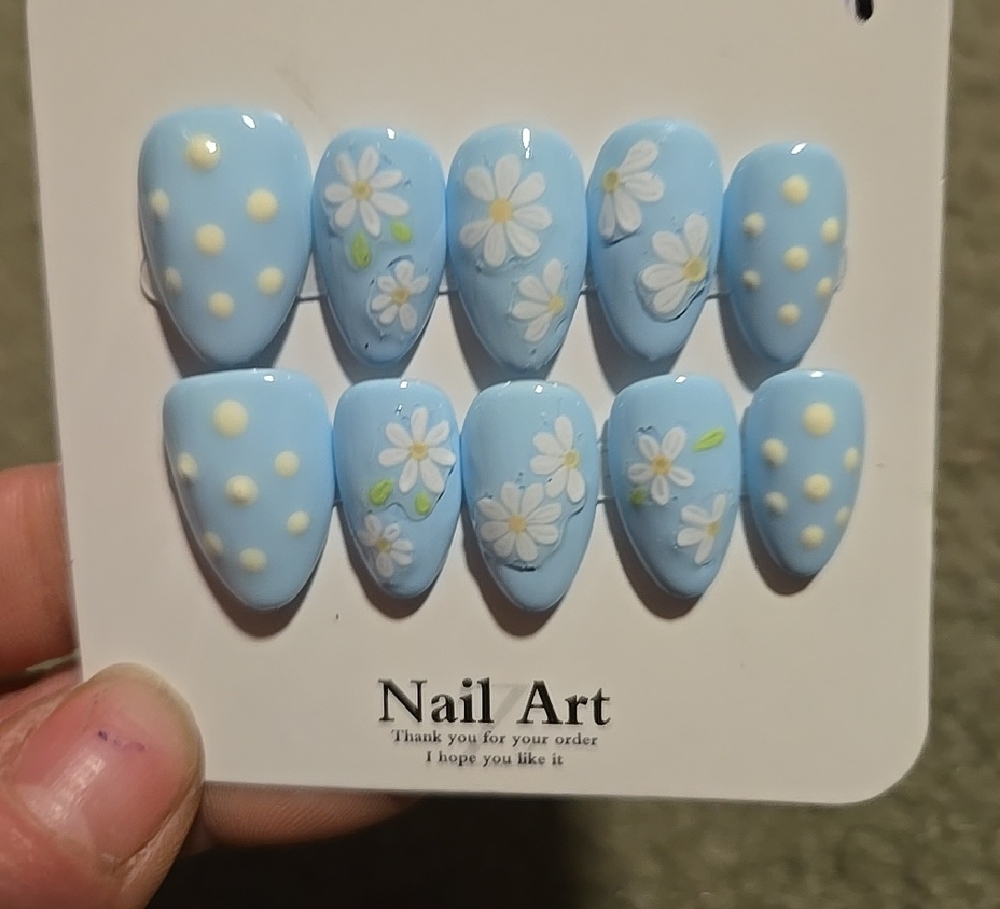 Blue Daisy Press-On Nail Set